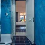 Apartament Guesthost - With Private Garden, Parking & Shared Pool! Abbiadori
