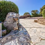 Guesthost - With Private Garden, Parking & Shared Pool! Abbiadori