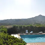 Guesthost - With Private Garden, Parking & Shared Pool! * Abbiadori