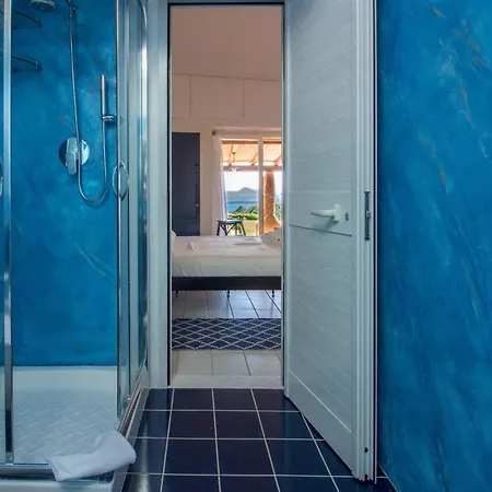 公寓 Guesthost - With Private Garden, Parking & Shared Pool! Abbiadori