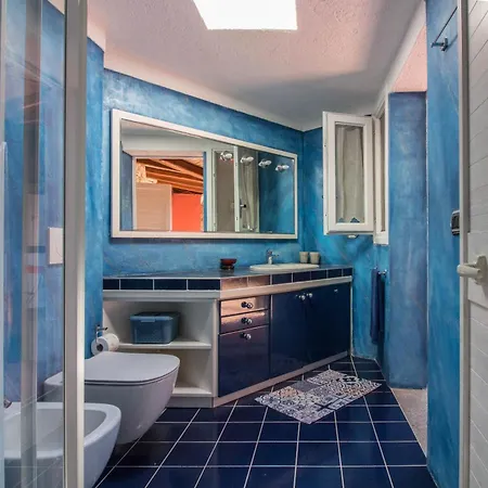 With Private Garden, Parking & Shared Pool! * Abbiadori