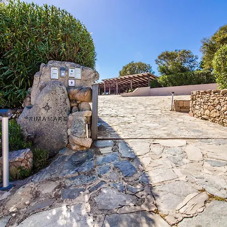 With Private Garden, Parking & Shared Pool! Abbiadori