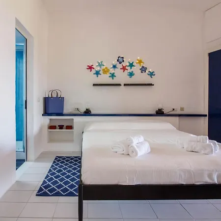 With Private Garden, Parking & Shared Pool! Appartamento *
