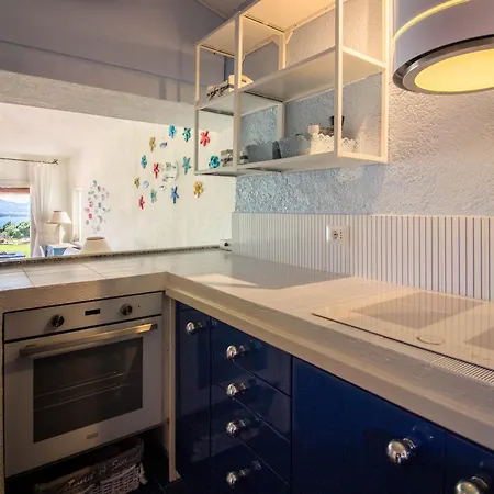 Guesthost - With Private Garden, Parking & Shared Pool! Abbiadori