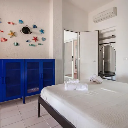 Guesthost - With Private Garden, Parking & Shared Pool! * Abbiadori